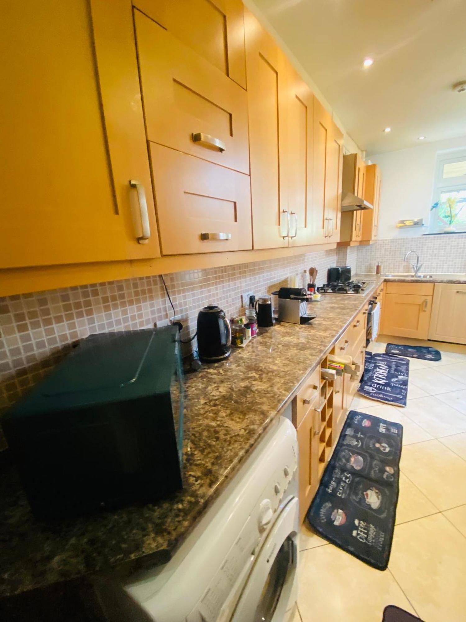 House For 7, Garden With Pond, 20min From Heathrow Holiday home London